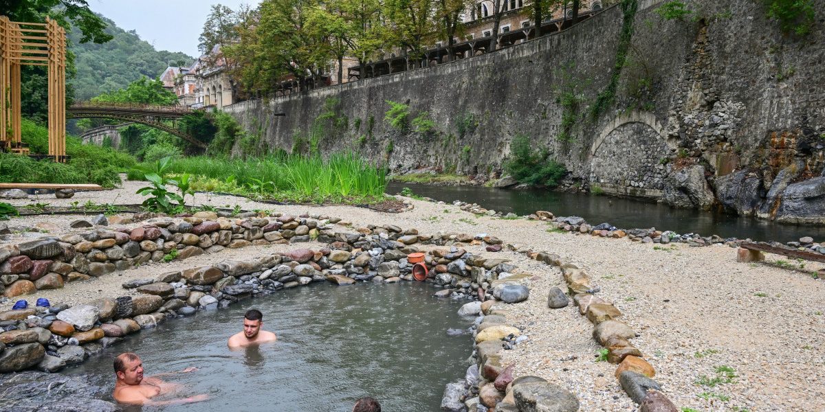 Bilete de tratament balnear 2026: Câte locuri gratuite pentru români, aprobate de Ministerul Finanțelor?