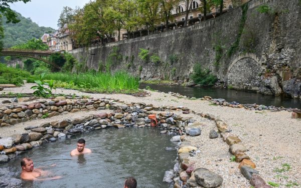 Bilete de tratament balnear 2026: Câte locuri gratuite pentru români, aprobate de Ministerul Finanțelor?