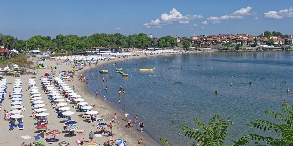 Bulgaria, riviera britanicilor: concurență ieftină pentru Coasta Amalfi
