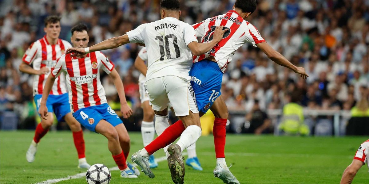 Penalti în Cosmos: Donald Trump, acuzat șî pe Lună