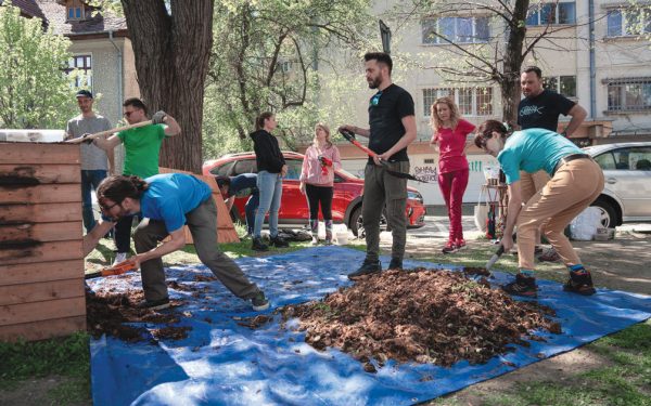 Din deșeuri, îngrășământ: 850 de bucureșteni fac minuni în grădină