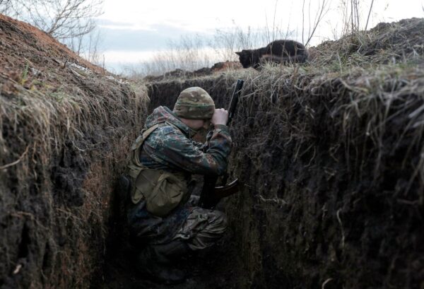 RUȘIA și Ucraina se acuză reciproc de încălcarea armistițiului de Paște