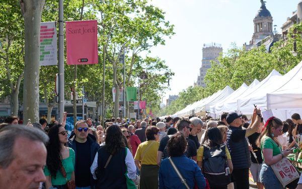 Planeta, SUFOCATĂ: Oameni mulți, resurse „împrumutate” pentru generațiile viitoare