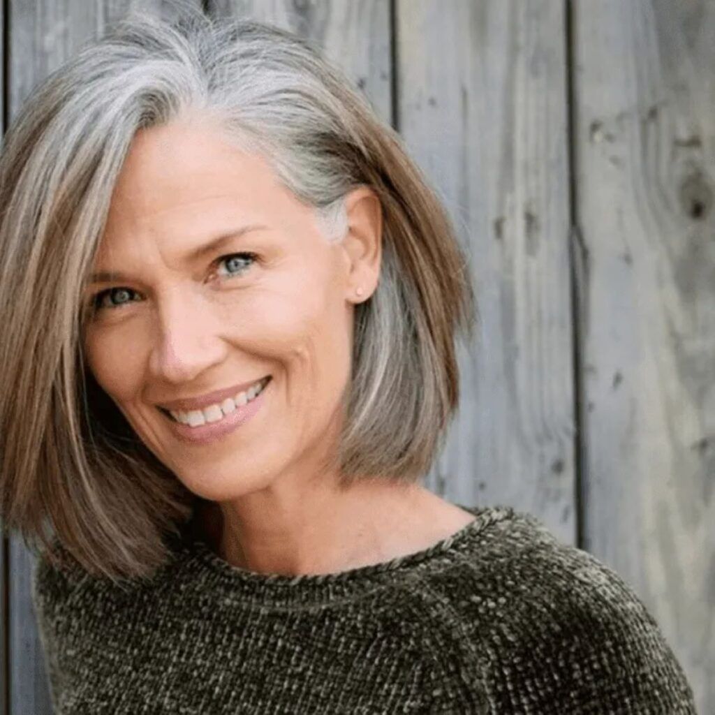 Părul alb ar putea deveni istorie, odată cu noile descoperiri științifice despre pigmentare Noile cercetări din domeniul biologiei pielii și ale pigmentării firului de păr deschid perspective inovatoare în combaterea semnelor îmbătrânirii