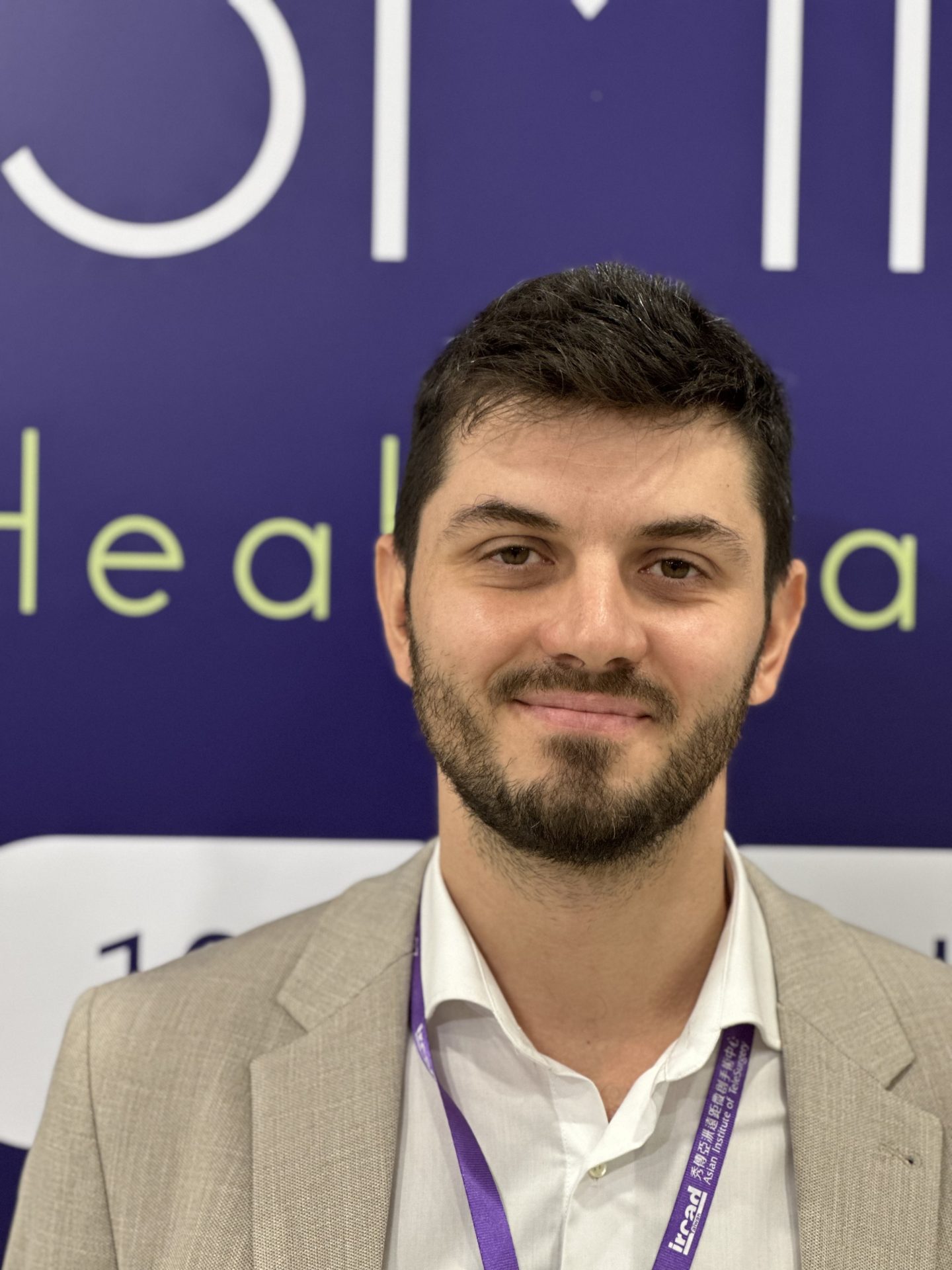 Alex Negoiţă-Tiu, Benoli Tech: „EMBA-ul a fost decizia conştientă de a investi în mine, pentru a putea construi pe termen lung” Alex Negoiţă-Tiu, fondatorul și CEO-ul Benoli Tech, explică motivul pentru care a ales să urmeze un program de MBA la nivel executive
