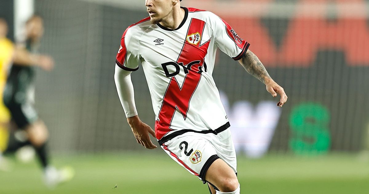 Andrei Rațiu, fundașul român de la Rayo Vallecano, s-a antrenat separat de restul echipei înaintea meciului crucial cu AEK Atena din Conference League