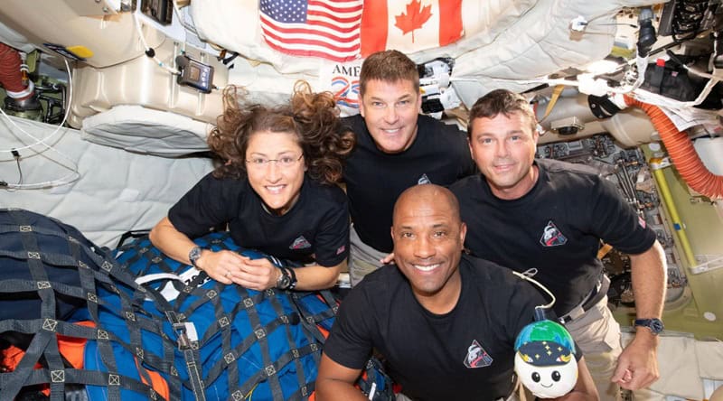 Orion a aterizat după călătoria spre Lună: NASA jubilează, „misiune perfectă”