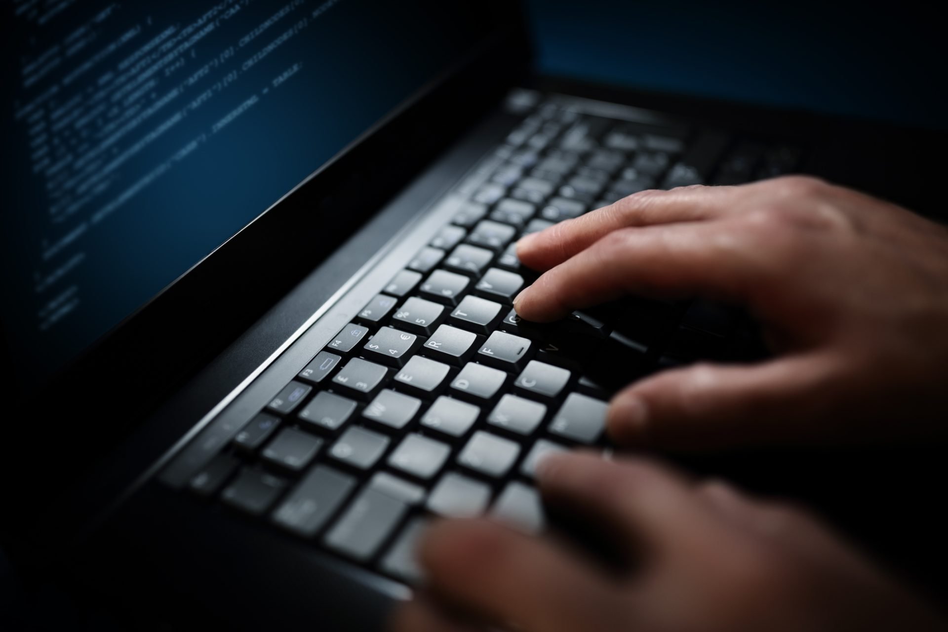 Departamentul de Justiție al Statelor Unite și FBI au anihilat o rețea de spionaj cibernetic gestionată de serviciul de informații al armatei ruse, GRU, cu sprijinul, printre alții, al României