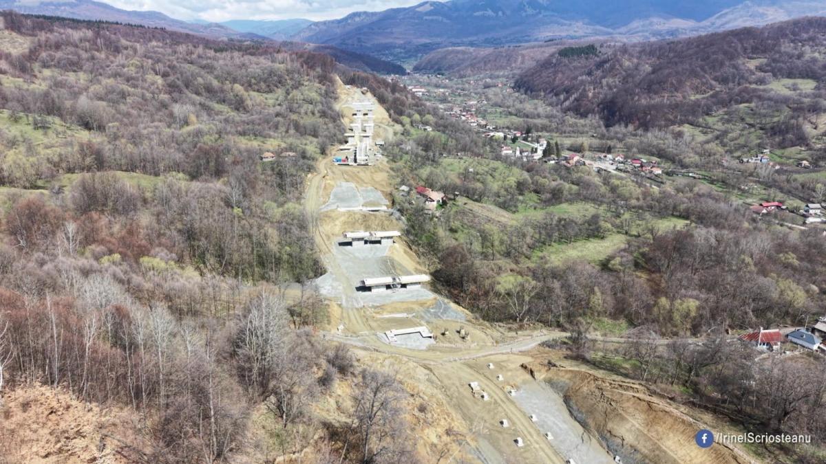 Autostrada prin Carpați: „Cârtița” TBM forează Tunelul Poiana, 13,5% progres!