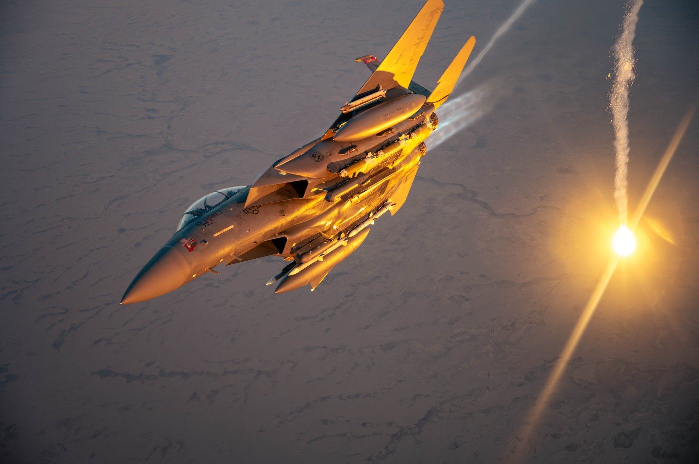 Două avioane militare americane au fost doborâte vineri în regiunea Orientului Mijlociu, marcând o premieră pentru conflictul din ultimele săptămâni și reprezentând o situație fără precedent de la începutul războiului