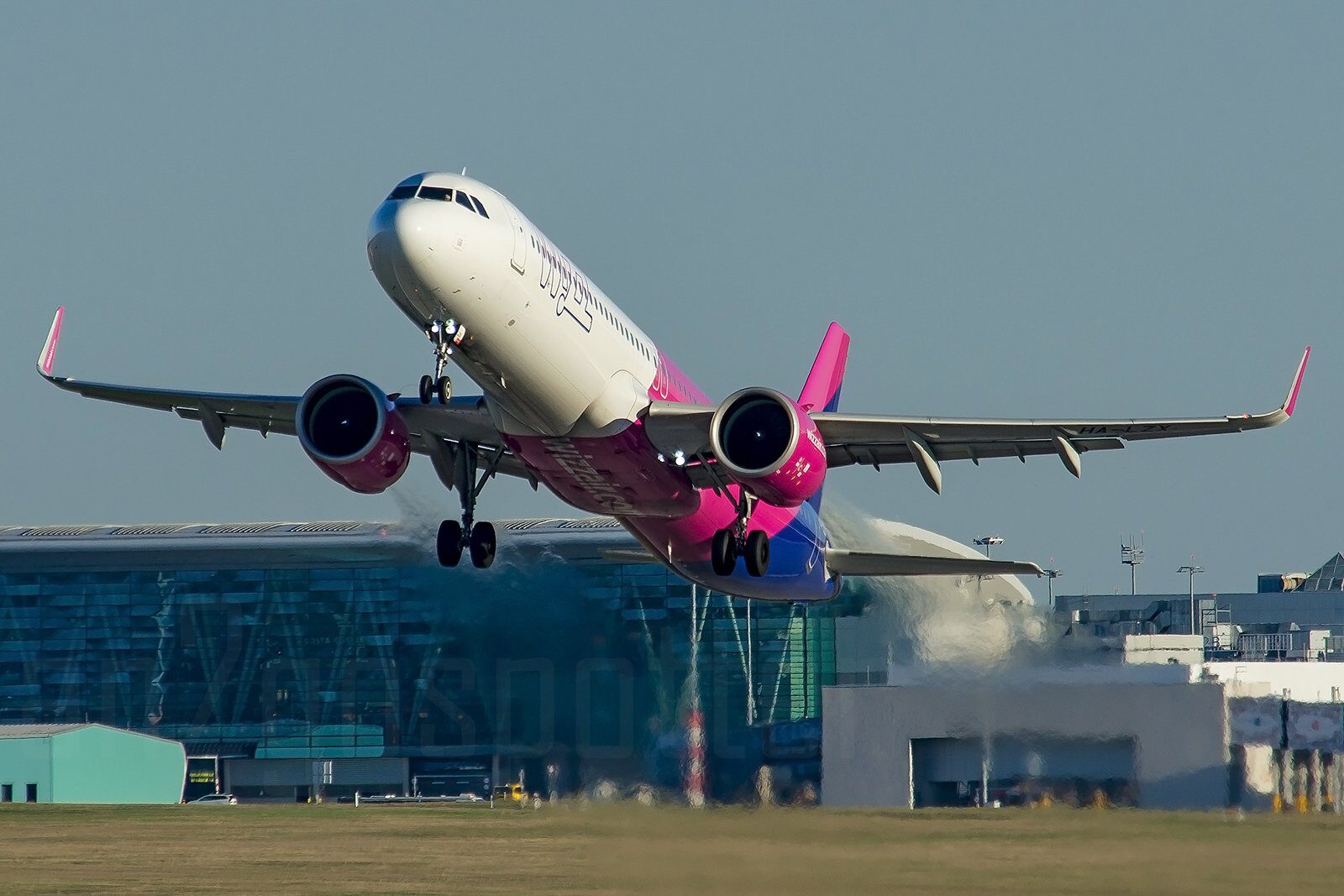 Wizz Air lansează zboruri din București către Croația, din iulie
