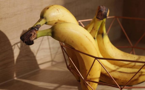 Trucul simplu care ÎȚI prelungește viața bananelor: ce trebuie să faci
