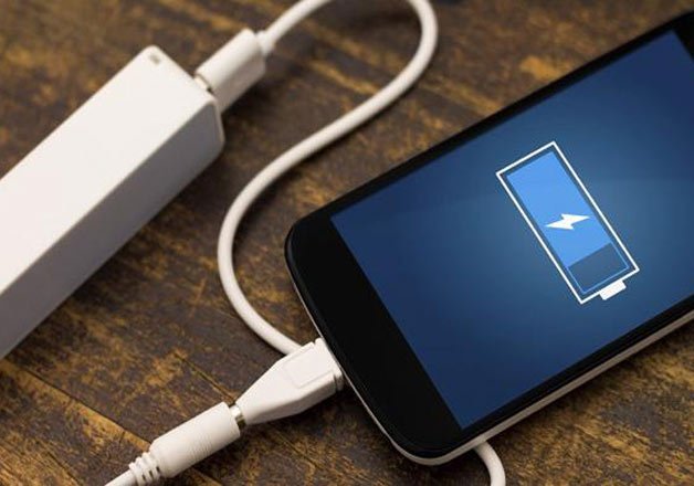 Capacitatea bateriilor smartphone-urilor a atins în ianuarie o medie globală de 5.291 mAh, în creștere cu aproximativ 400 mAh față de anul anterior, fiind cea mai mare evoluție anuală de la decembrie 2021 până în prezent