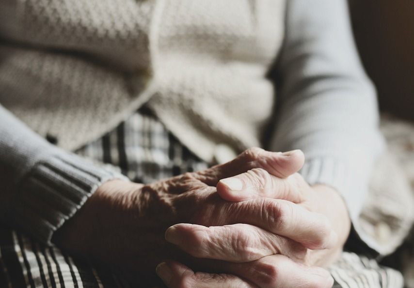 Pensionară Italiană, păcălită cu 200.000 de euro într-o schemă ficțiune