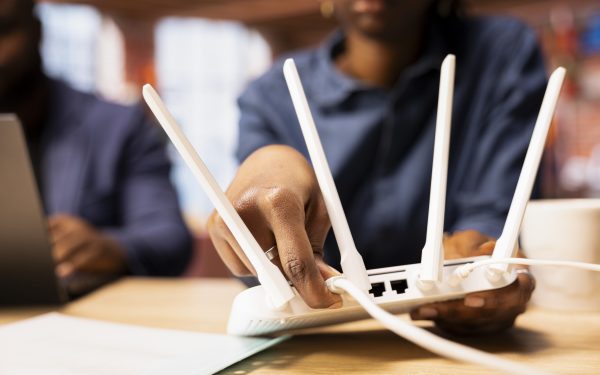 Wi-Fi 7, noul standard wireless cu promisiuni de viteze amețitoare, se confruntă cu realitatea din casele noastre