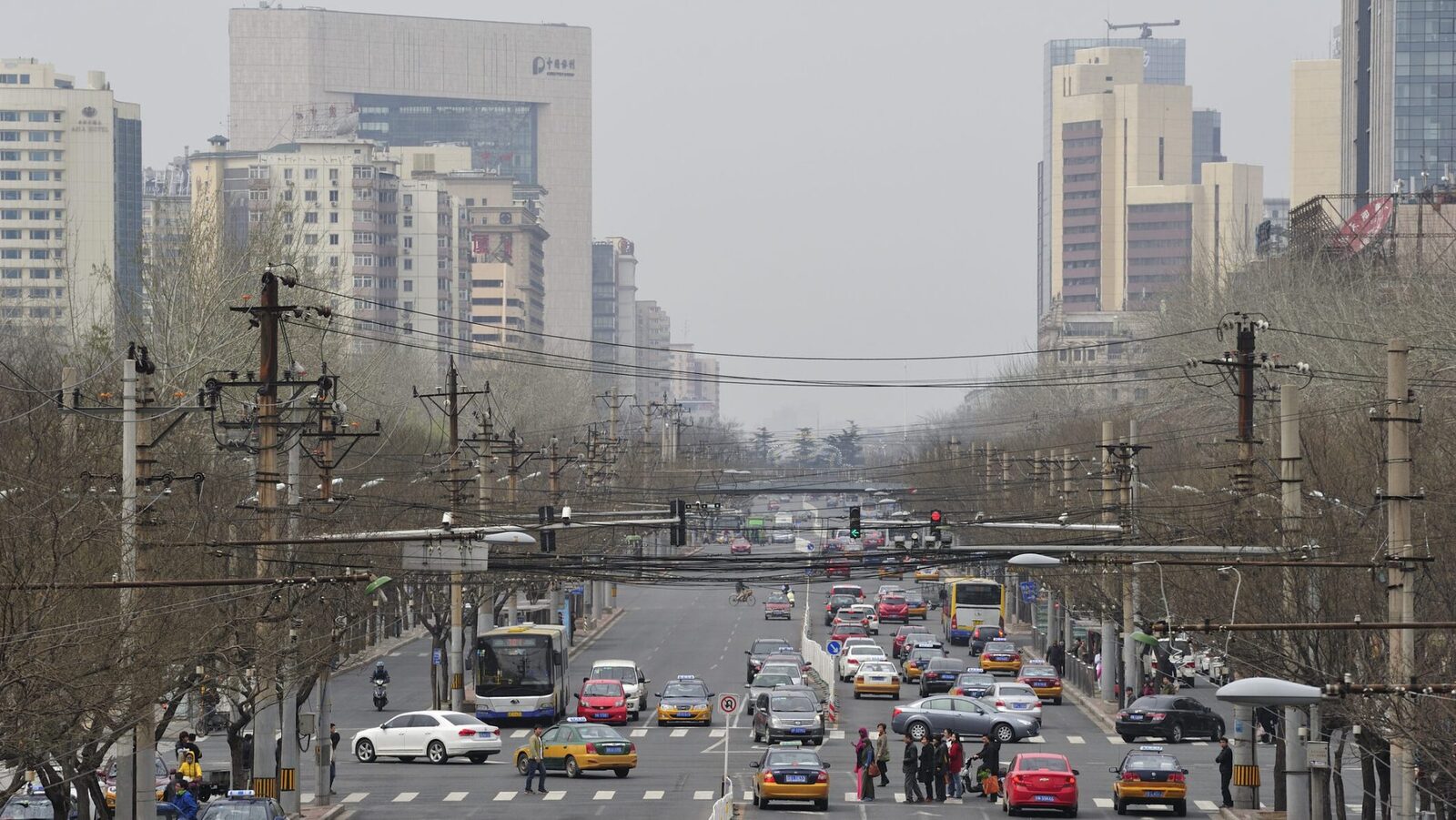 Transportul de pasageri, în scădere, dar românii călătoresc mai mult Transportul rutier de pasageri din România a înregistrat o scădere de 4,2% în 2025, comparativ cu anul precedent, în ceea ce privește numărul total de persoane transportate