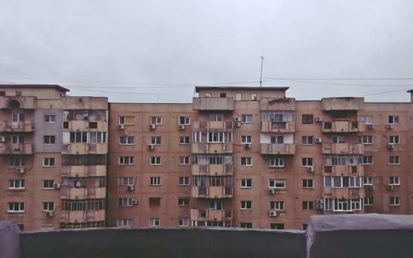 Blocuri, noi responsabilități: Vecinii de sub tine, o povară legală