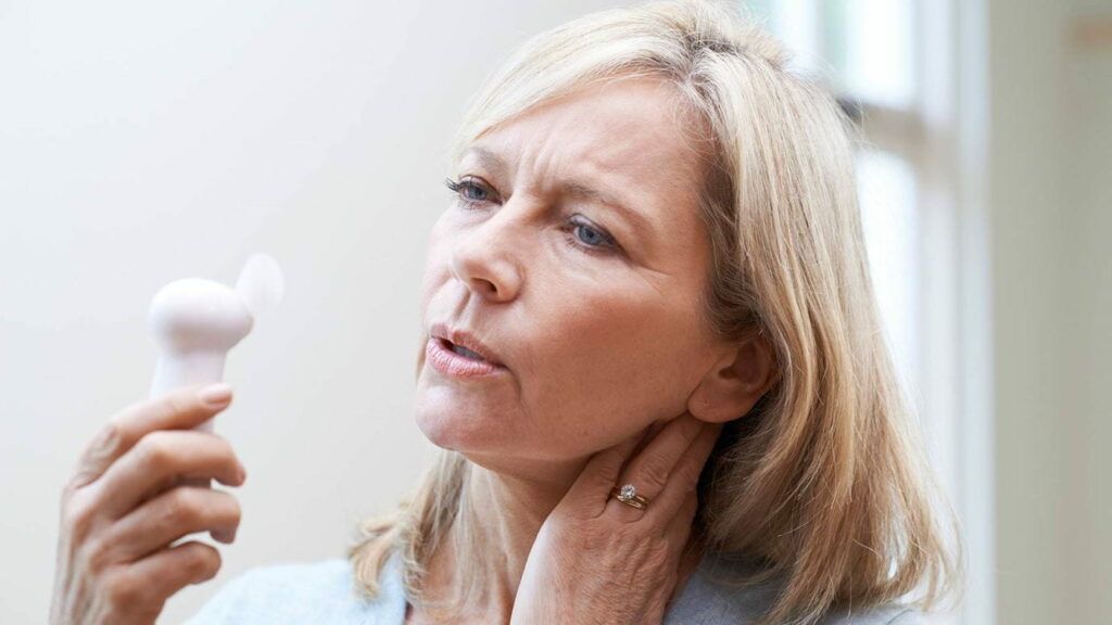 Menopauza, o etapă naturală în viața femeilor, începe adesea mai devreme decât se crede
