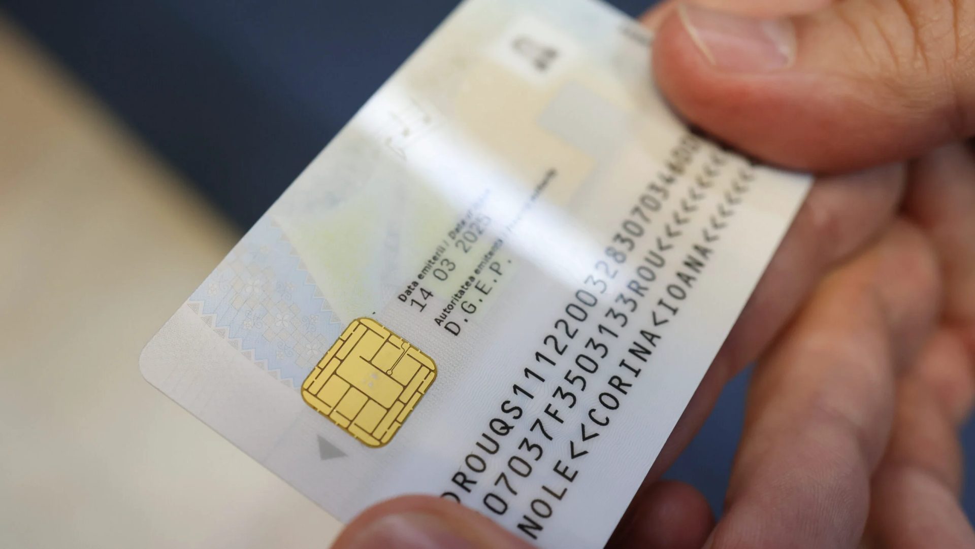 MAI a atribuit contracte în valoare de aproape 30 de milioane de lei pentru soluții IT&C dedicate digitalizării identităților Ministerul Afacerilor Interne (MAI) a anunțat recent atribuirea unui pachet de contracte în valoare totală de 29,64 milioane de lei, destinată implementării soluțiilor IT&C pentru proiectul național de digitalizare a actului de identitate