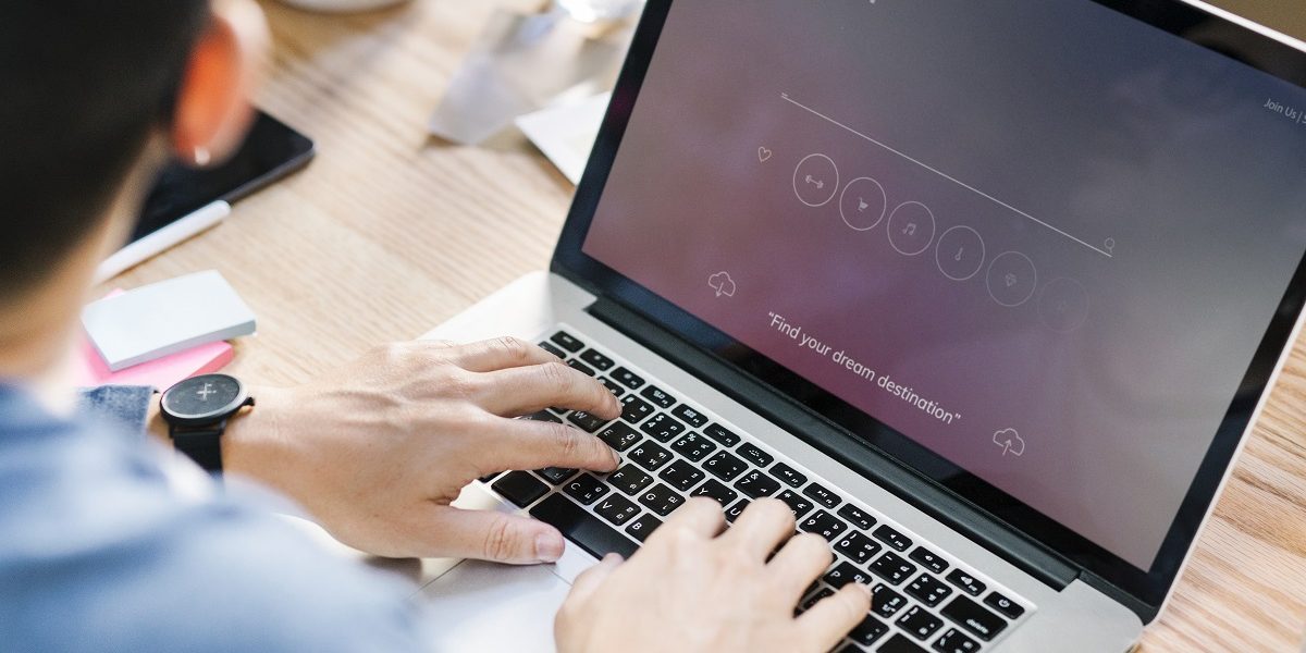 Cosmeticele bărbaților sfidează vârsta: Vedete și Google, cucerite de trend