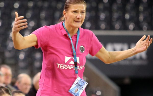 Carmen Amariei, despre Marie-Louise Eta: ”E puțin diferit”, o premieră în fotbalul European