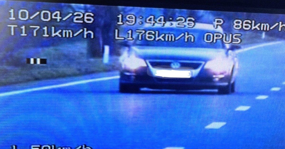 Șoferiță, prinsă cu 176 km/h: „Mi se ard cozonacii” pe DN 38