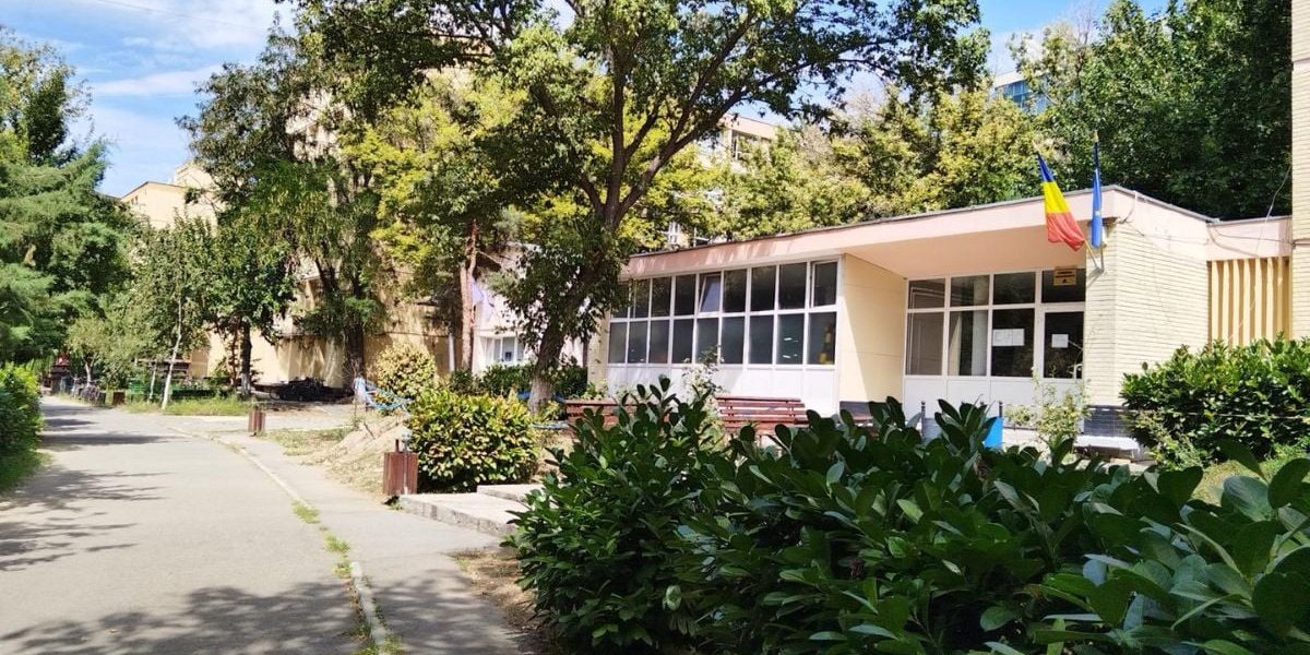 De la „cutia de chibrituri” la papucii de Paște: Studenții și Sărbătorile