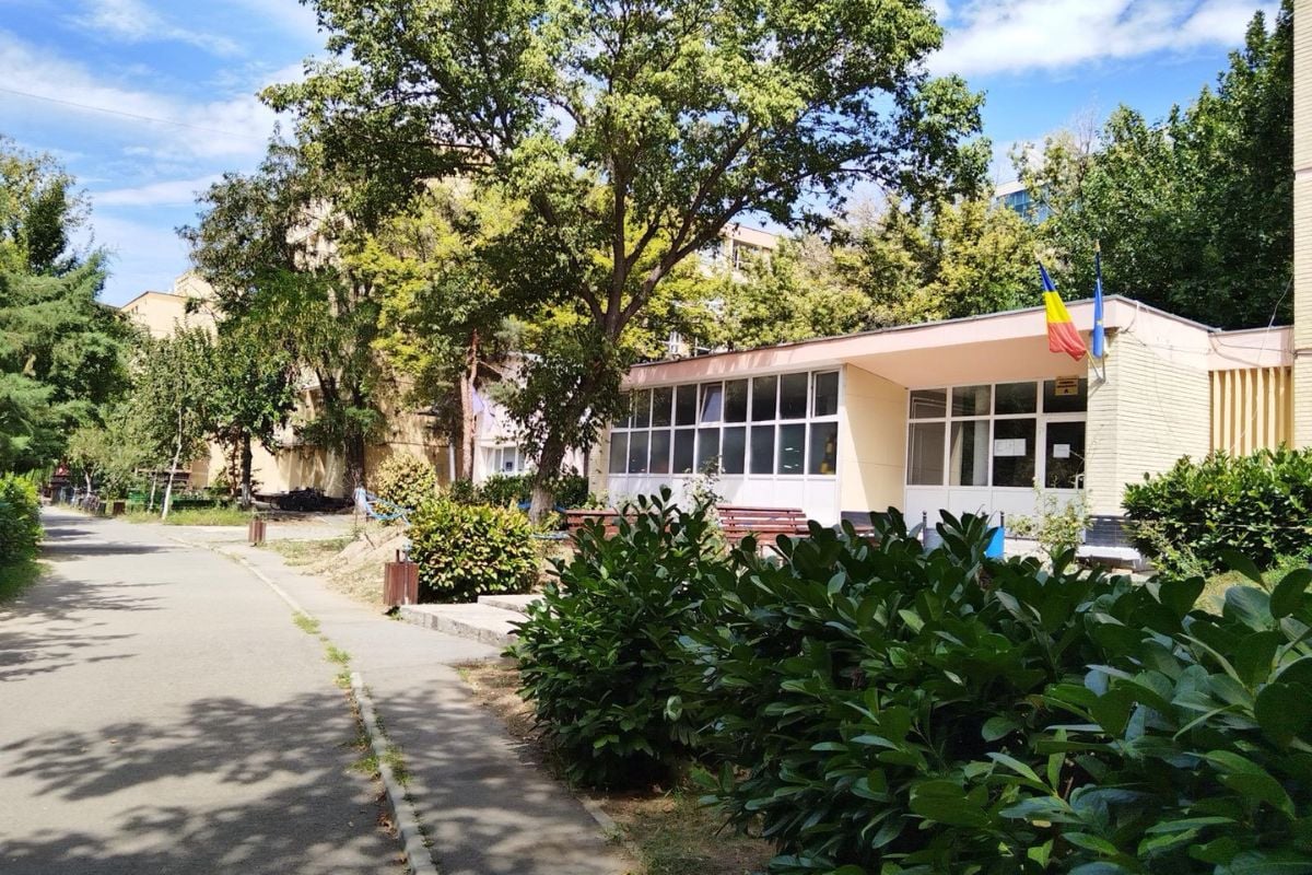 De la „cutia de chibrituri” la papucii de Paște: Studenții și Sărbătorile