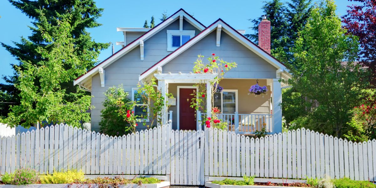 Avertisment pentru proprietarii de case: Pot fi obligați să demoleze. Ce spune Codul Civil