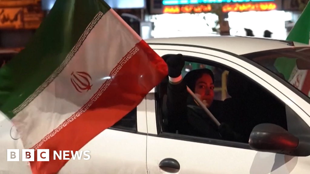 Iranieni, în stradă la Teheran: Victorie după încetarea focului?