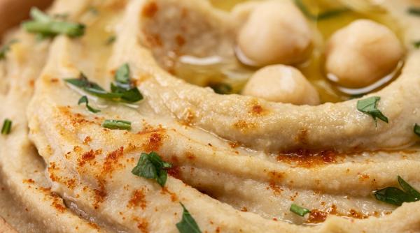 Ce este tahini, ingredientul misterios cuceritor, de la București la New York