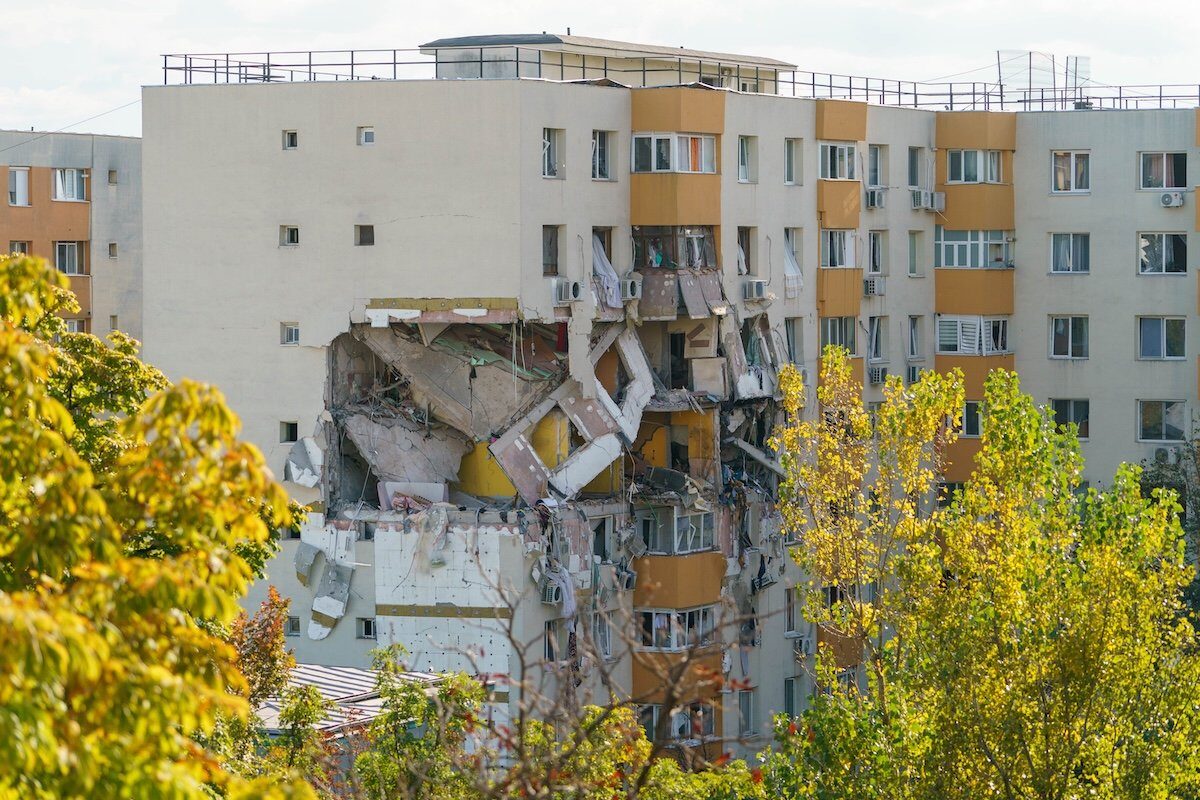 Blocul distrus din Rahova: Bucureștenii așteaptă după 6 luni să-și ia actele