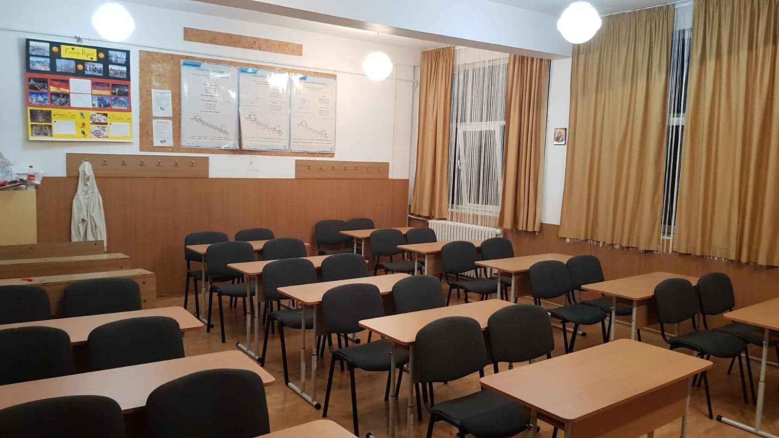Programele școlare pentru clasa a IX-a sunt aproape finalizate, fiind în proporție de aproximativ 90%, și urmează să fie completate până în luna mai, a anunțat oficialii din sistemul de învățământ
