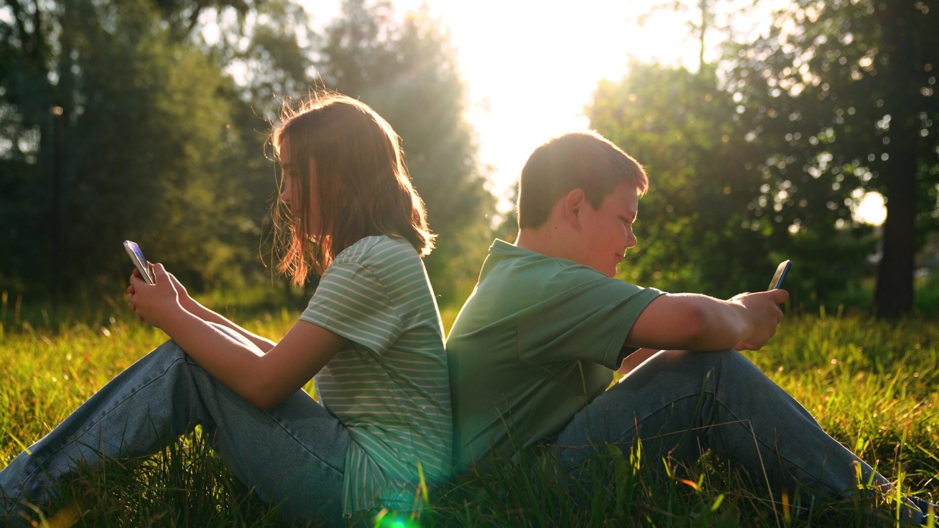 Autoritățile din România recomandă limitarea timpului petrecut în fața ecranelor pentru copii, mai ales sub vârsta de cinci ani