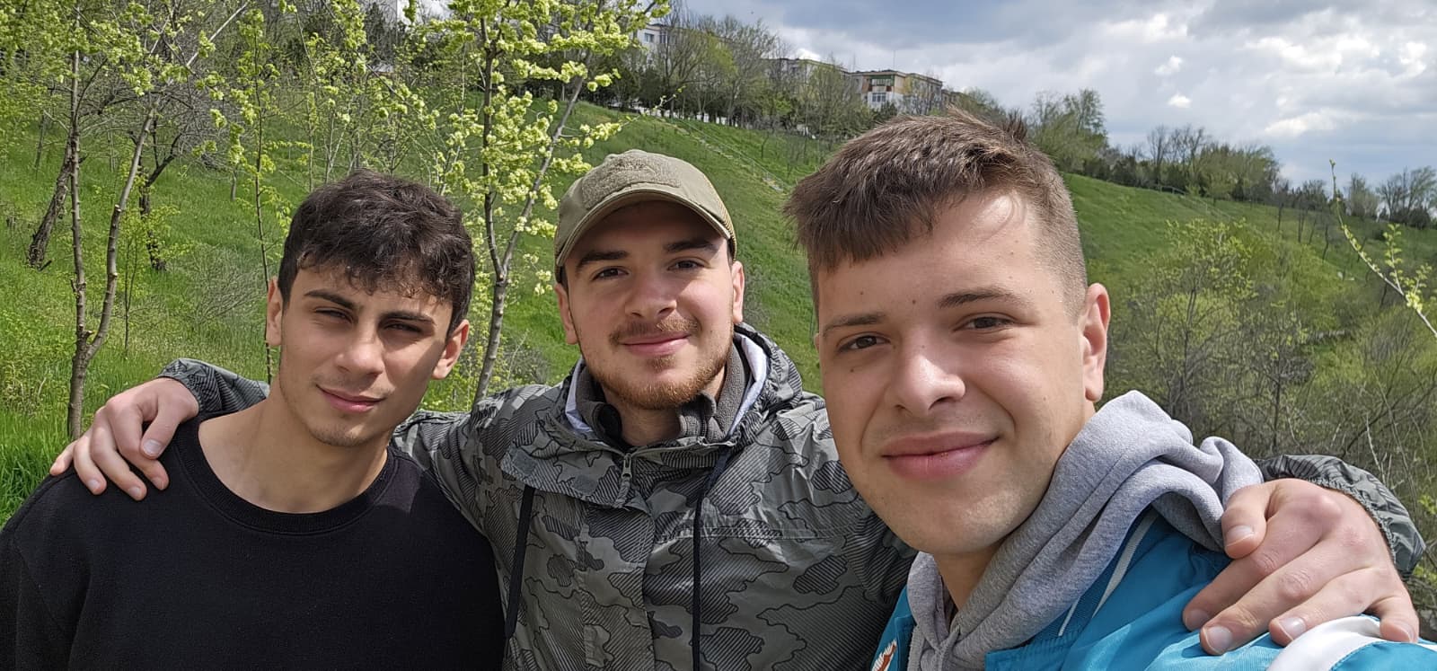 În Vinerea Mare, Galațiul s-a curățat: trei prieteni au dat de lucru