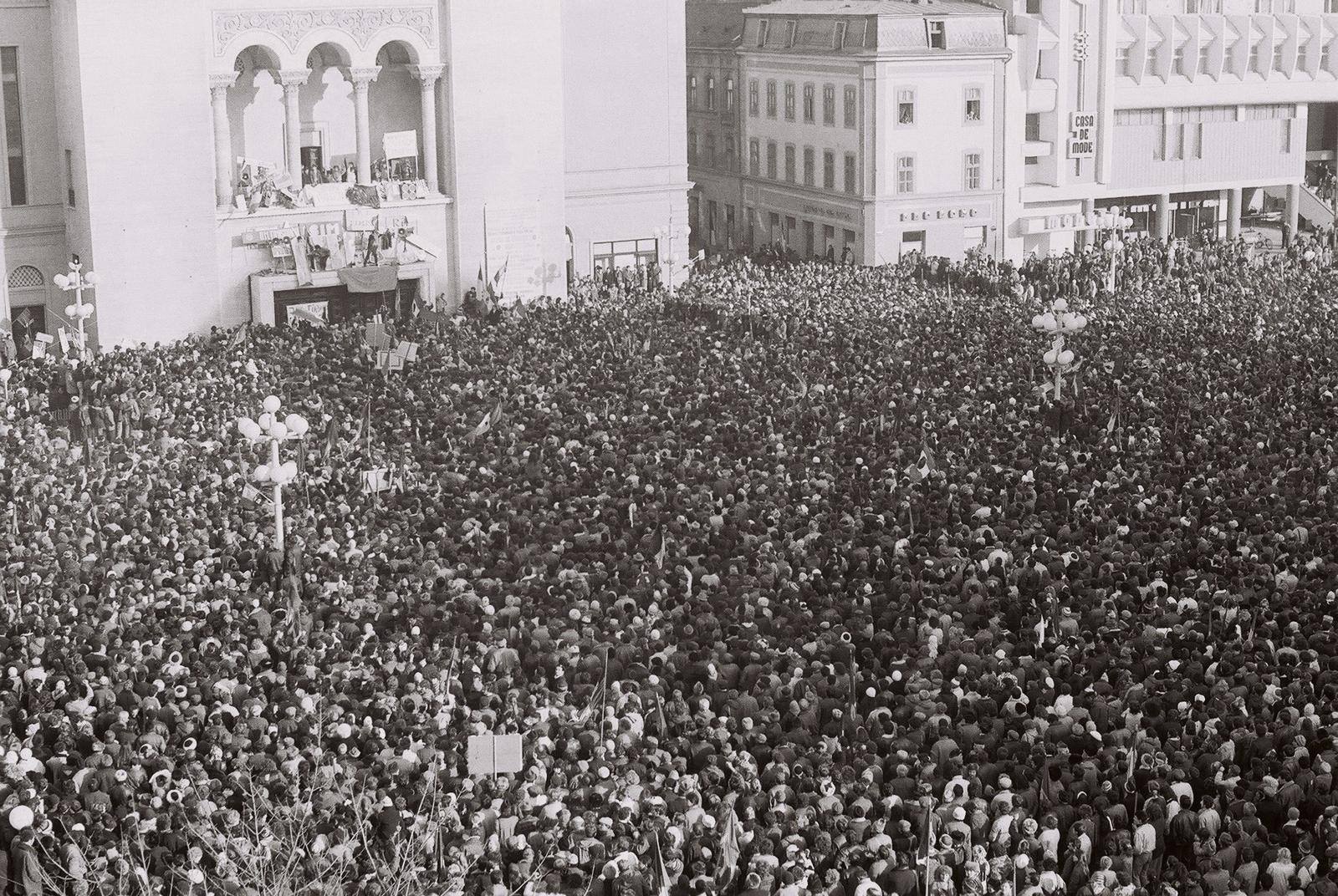 Societatea Timișoara sare în apărarea lui Bolojan, vizat de PSD, îl cheamă pe Nicușor Dan