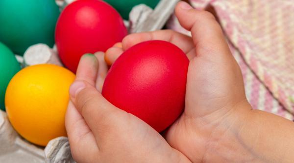 De ce ciocnim ouăle-n Paști: Semnificația fascinantă a tradiției din România