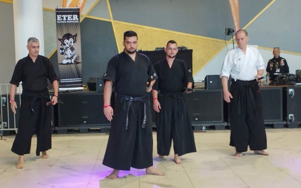Kenjutsu la Timișoara: Arta săbiei, un stil de viață, în demonstrație spectaculoasă