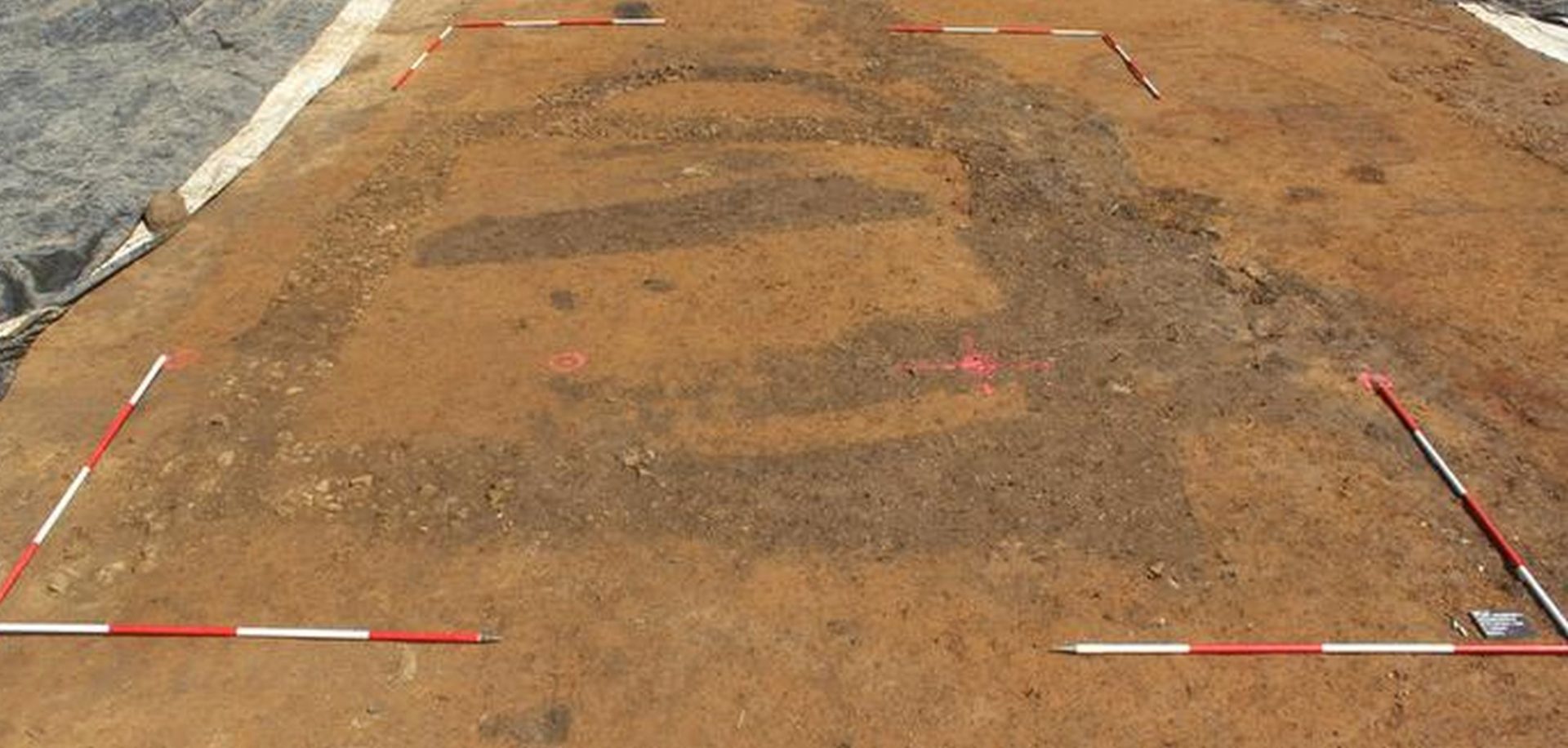 O descoperire arheologică majoră sub străzile din Frankfurt, Germania, scoate la iveală un complex de cult roman care poate rescrie în întregime directivele despre practicile religioase din provinciile germane ale Imperiului Roman