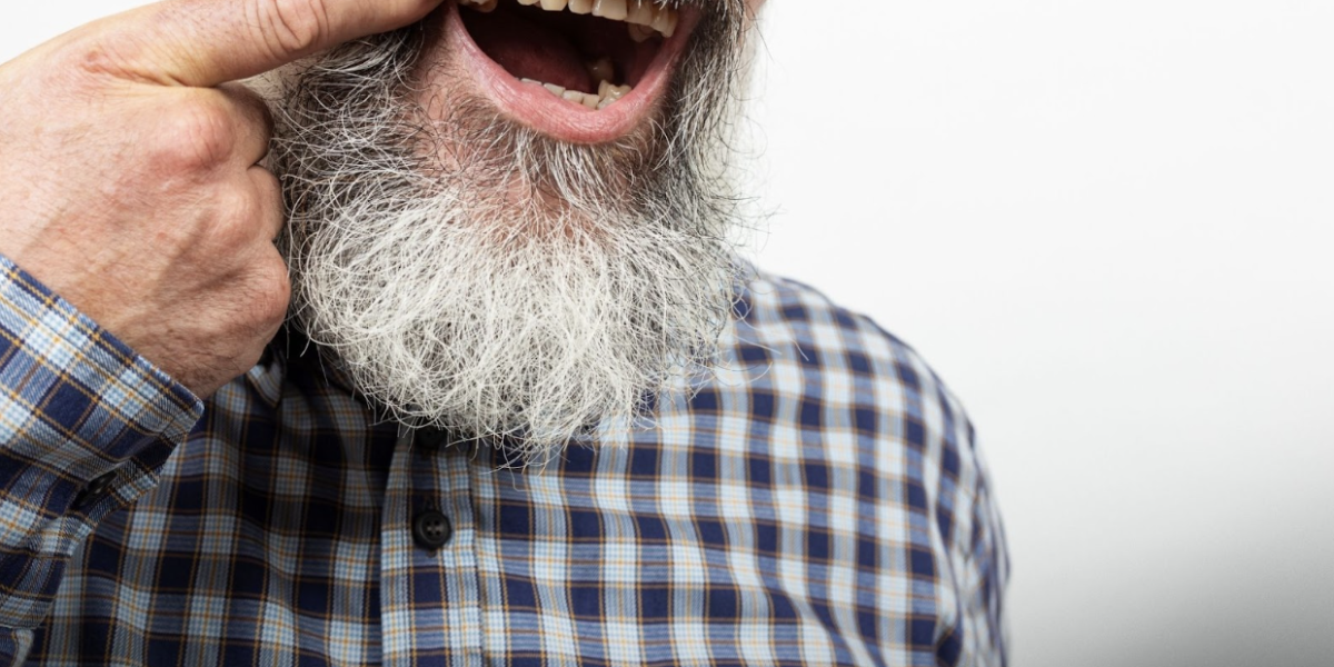 Pacienții vor dinți noi rapid, dar fără compromisuri. Ce soluții există?