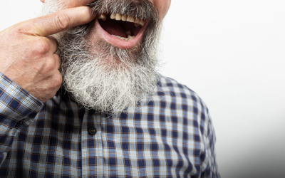 Pacienții vor dinți noi rapid, dar fără compromisuri. Ce soluții există?