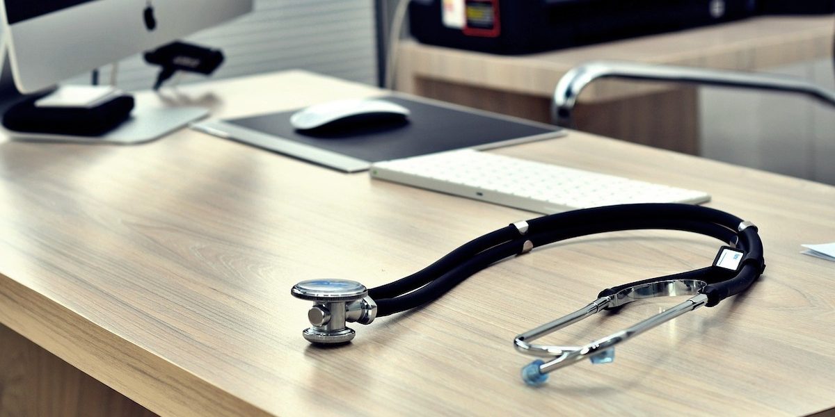 Excepții la concediul medical: Camera Deputaților a votat, iată ce schimbări