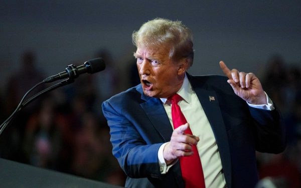 Trump, furios: Ar putea distruge Iranul într-o zi