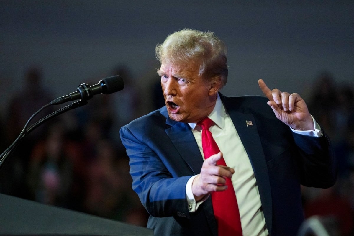 Trump, furios: Ar putea distruge Iranul într-o zi