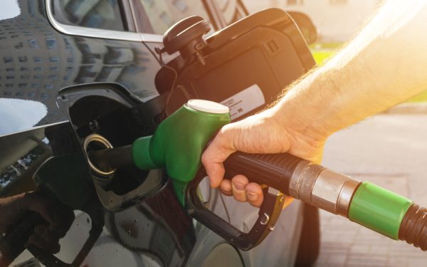 Motorina, ieftinire-șoc la pompe: Prețuri neașteptate pentru șoferi în România