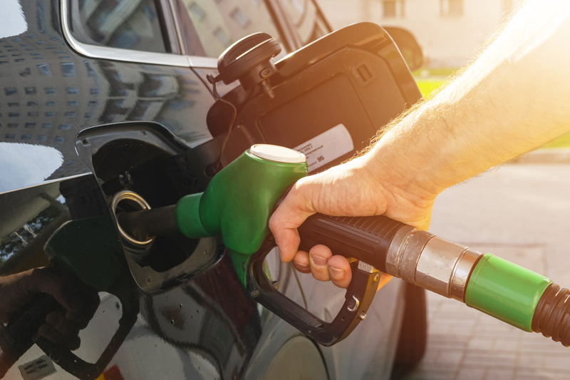 Motorina, ieftinire-șoc la pompe: Prețuri neașteptate pentru șoferi în România