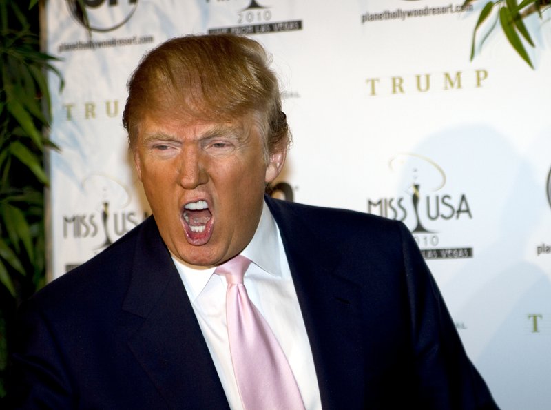 Trump, între „nebun” și „viclean”: Dezbatere aprinsă despre sănătatea mintală în SUA