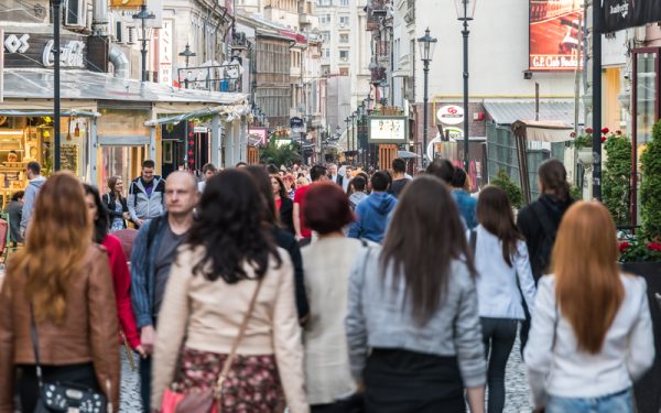 Criză politică: Ce efecte are în buzunarul românilor? Economiștii, cu verdictul