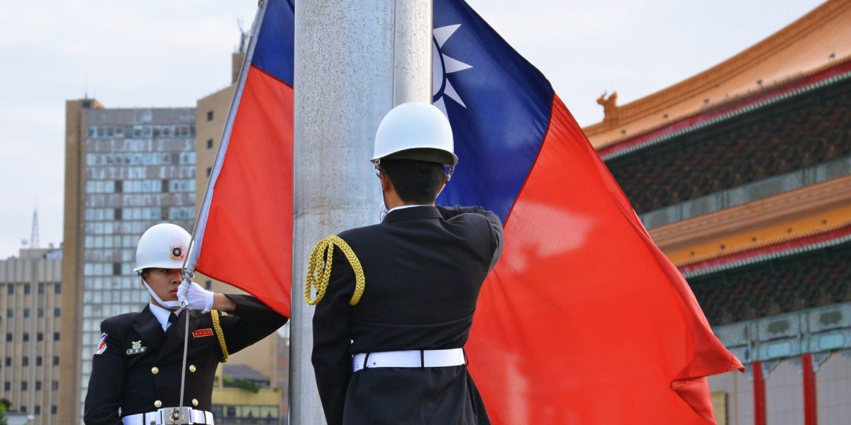 Taiwan: Zece acuzați de spionaj în favoarea Chinei, inclusiv militari activi
