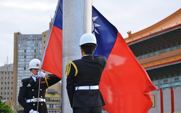 Taiwan: Zece acuzați de spionaj în favoarea Chinei, inclusiv militari activi